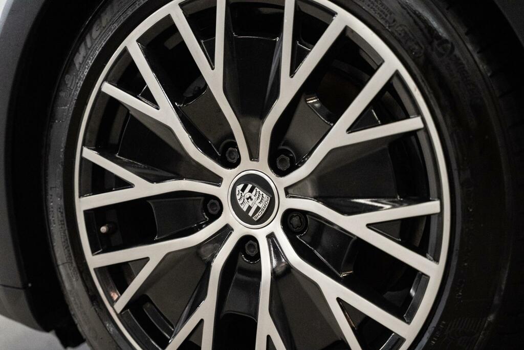 Porsche Taycan Performance Plus 4S Grey #13
