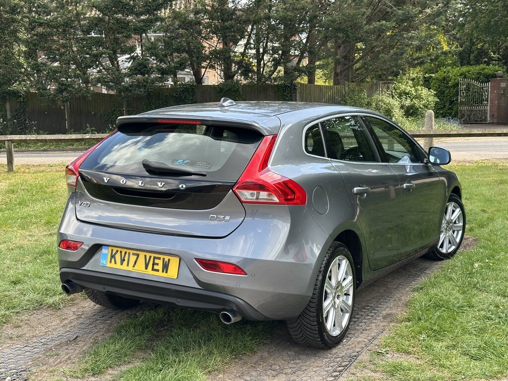 Volvo V40 Hatchback 2.0 Inscription D3 2017 KV17VEW Grey #4