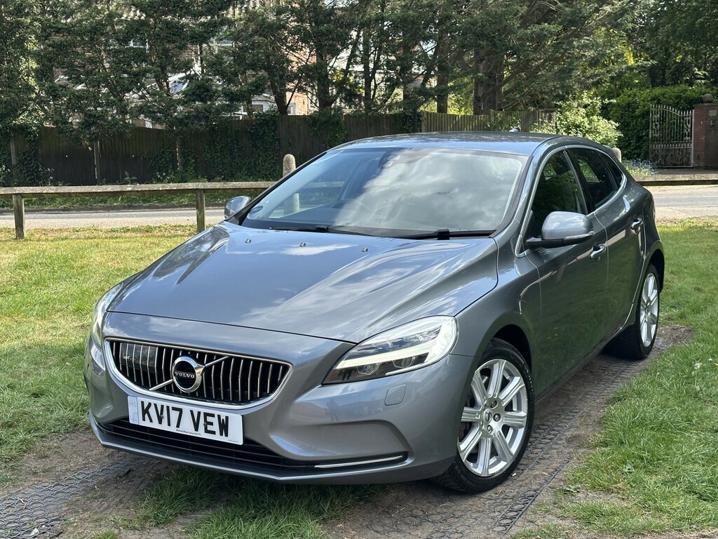 Volvo V40 Hatchback 2.0 Inscription D3 2017 KV17VEW Grey #2