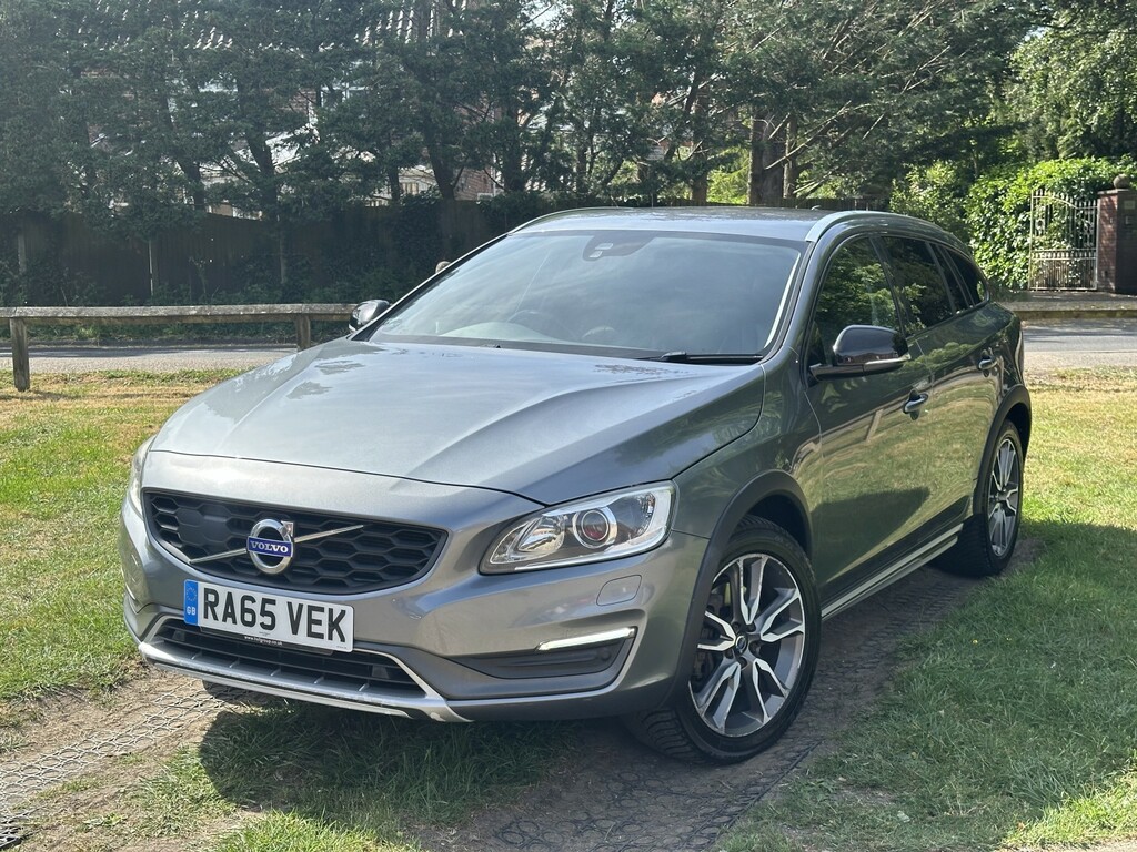 Volvo V60 Cross Country Estate 2.4 Lux D4 Awd 2016 Grey #2