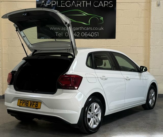 Volkswagen Polo Se Hatchback FP18VFB White #4