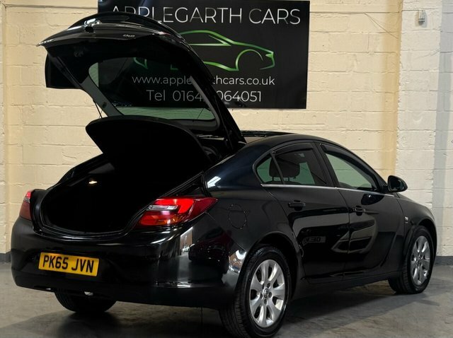 Vauxhall Insignia Cdti Sri Nav Hatchback Black #3