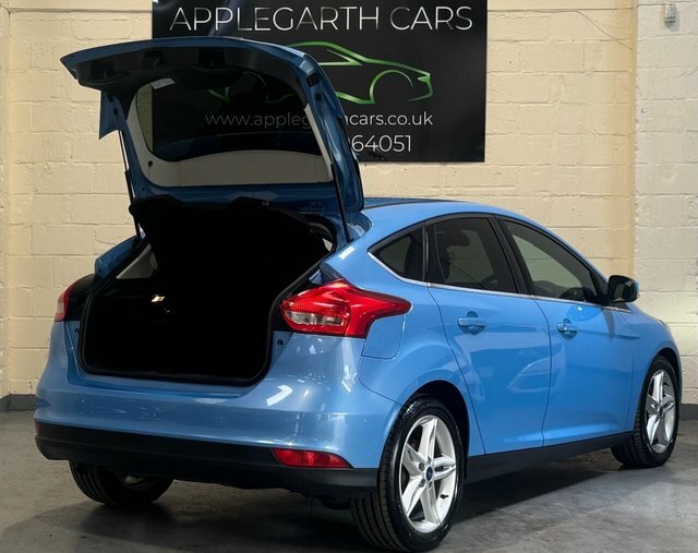 Ford Focus Ecoboost Zetec Hatchback DA66XPW Blue #4