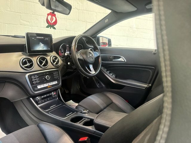 Mercedes-Benz CLA Class 2016 2.1 Cla220d Amg Sport Shooting Brake Dies Black #36