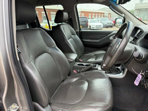 Nissan Navara Navara 2.3 Dci Tekna 4X4 Shr Dcb 190 Bhp Grey #7