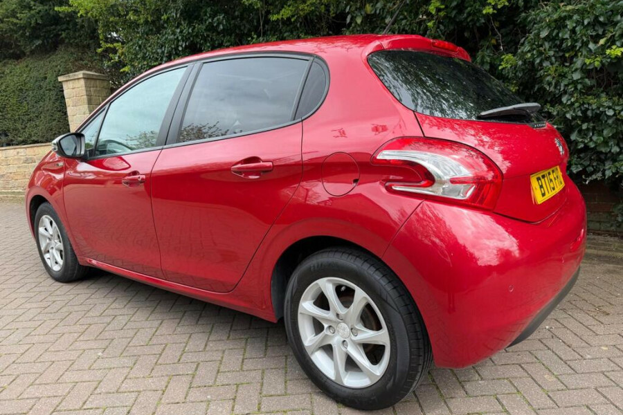Peugeot 208 208 Style BT15FHD Red #6