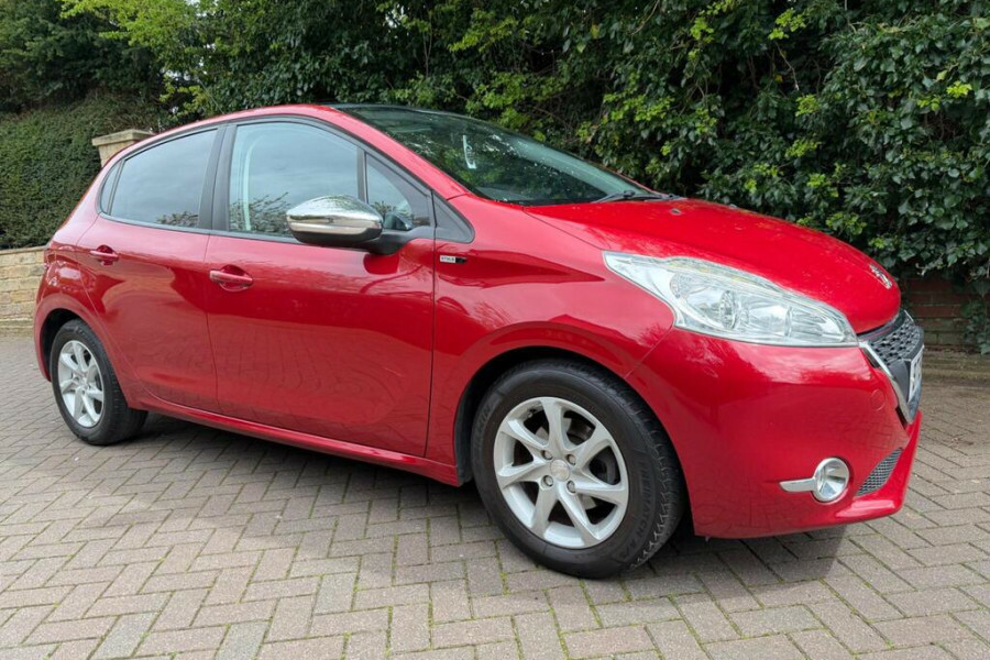 Peugeot 208 208 Style Red