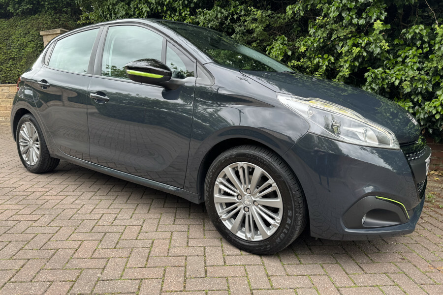 Peugeot 208 Hatchback Grey