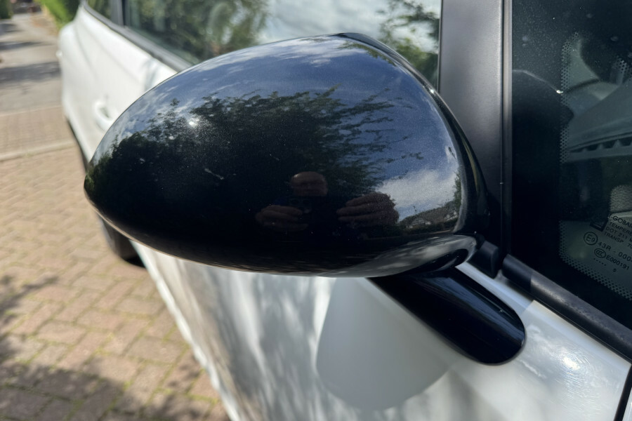 Vauxhall Corsa Hatchback YS15EWW White #5