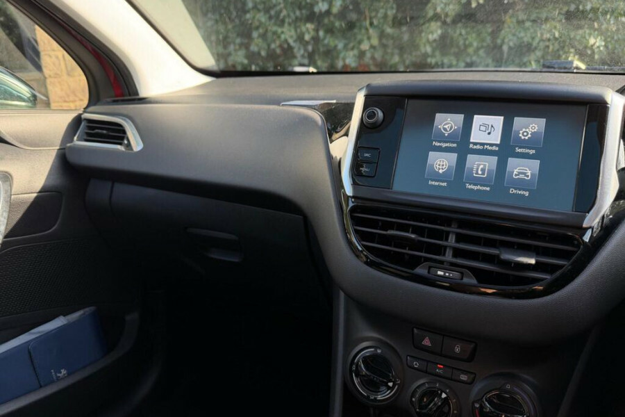 Peugeot 208 1.2 Puretech Active Euro 6 White #15