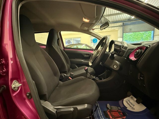 Toyota Aygo 1.0 Vvt-i X-cite Hatchback Eu DA68HWH Black #3