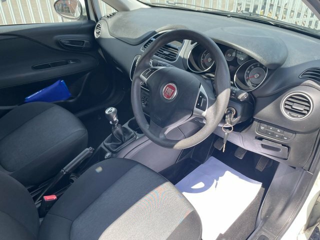 Fiat Punto 1.2 Pop Hatchback Euro 6 69 Bhp White #2