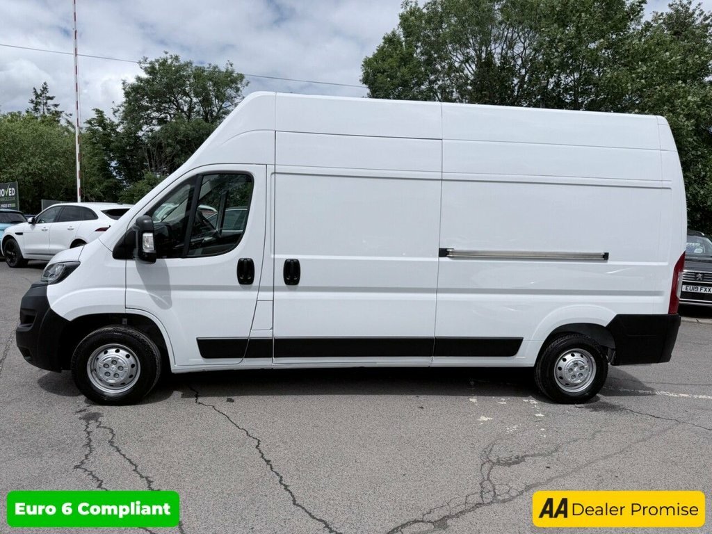 Peugeot Boxer 2.2L Professional Premium White #4