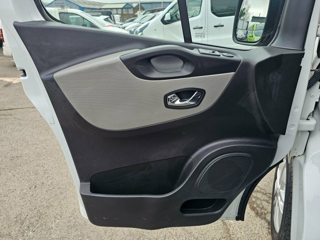 Renault Trafic Sl27 Energy Dci 145 Premier Edition Van Black #35