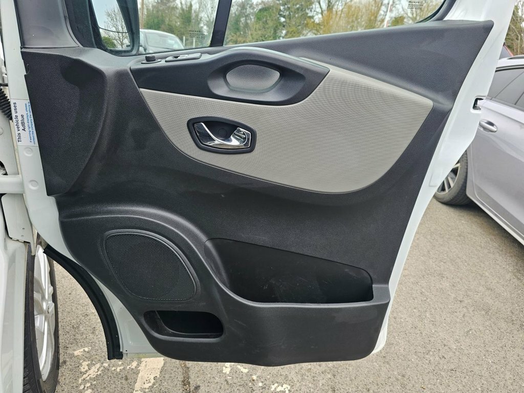 Renault Trafic Sl27 Energy Dci 145 Premier Edition Van Black #28
