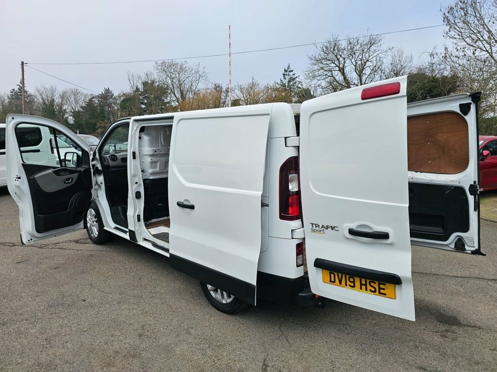 Renault Trafic Sl27 Energy Dci 145 Premier Edition Van Black #49