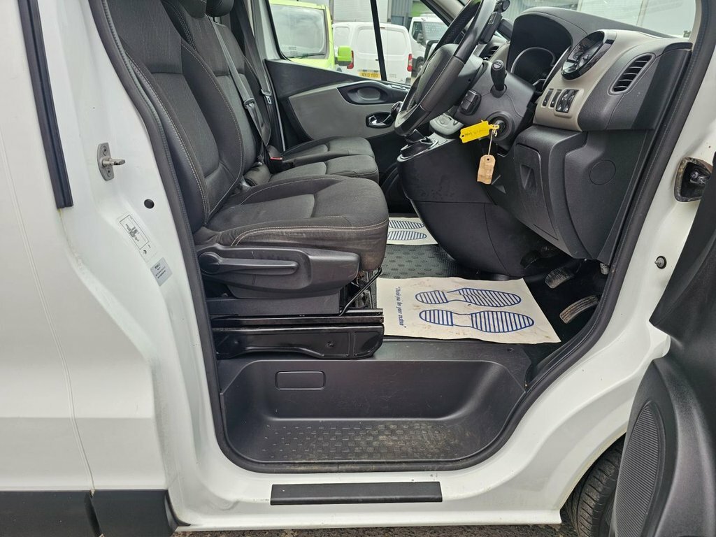 Renault Trafic Sl27 Energy Dci 145 Premier Edition Van Black #26