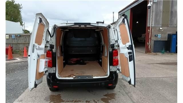Peugeot E-Expert Asphalt Premium Black #7