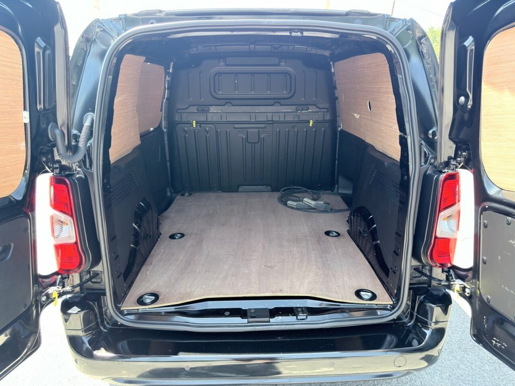 Vauxhall Combo-e Life 1.2 Turbo Elite Mpv Euro 6 Ss Grey #15