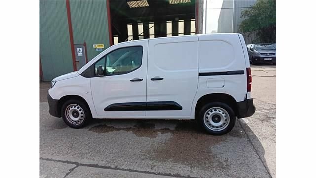Citroen Berlingo 1.5L Enterprise M White #4