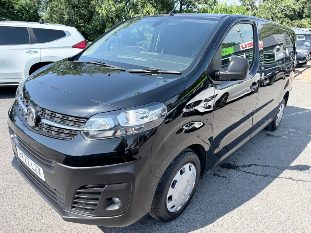 Vauxhall Vivaro 1.5L Dynamic 6Dr DV22LZX Black #4