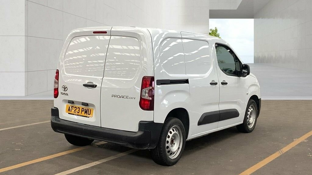Toyota Proace City 1.5L Active White #4