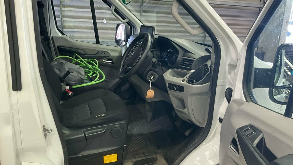 Maxus eDeliver 9 Mpv White #6