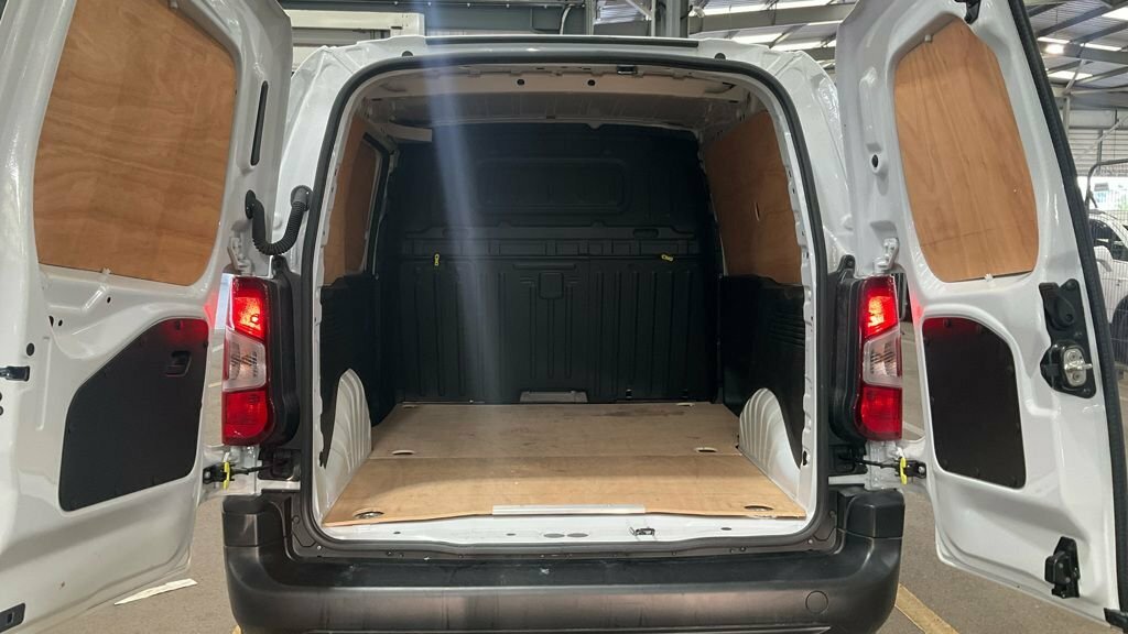 Peugeot Partner 1.5 Bluehdi 1000 Professional Standard Panel Van 5 Black #8