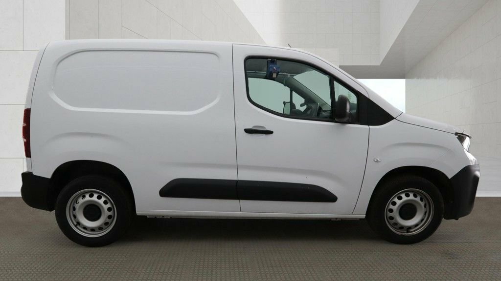Peugeot Partner 1.5L Professional Premium White #5