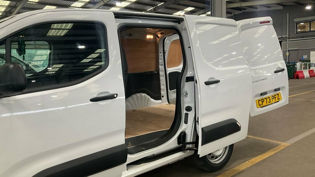 Peugeot Partner 1.5 Bluehdi 1000 Professional Standard Panel Van 5 Black #9