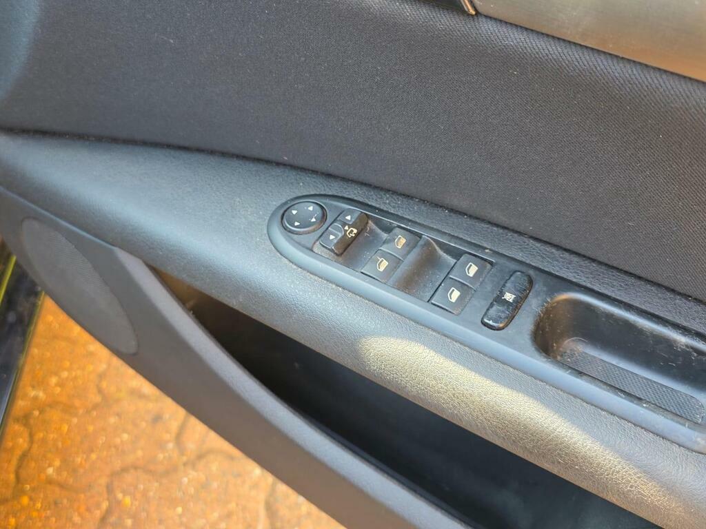 Peugeot 407 SW 2.0 Sr Sw Hdi Silver #27