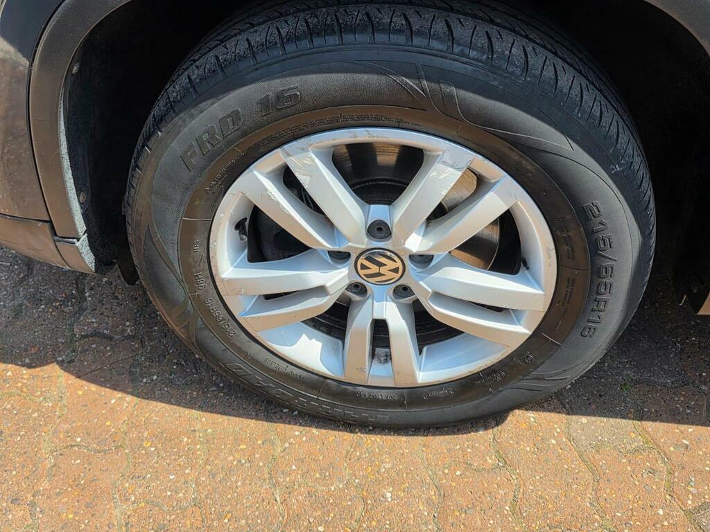 Volkswagen Tiguan Blue #37