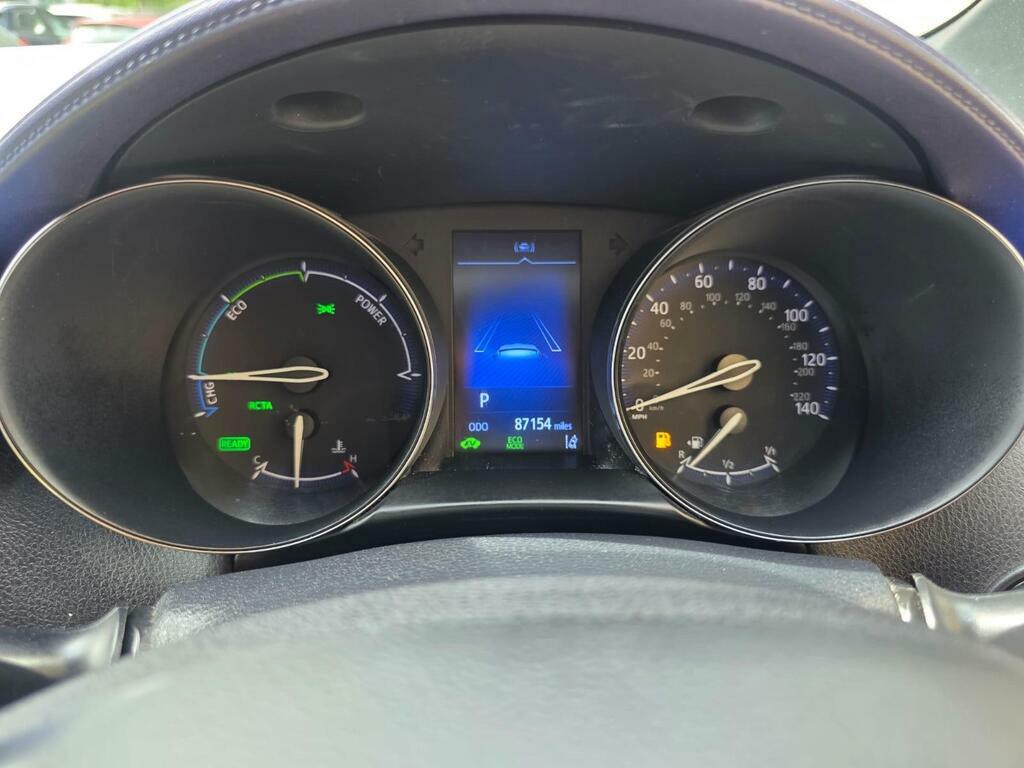 Toyota C-Hr C-hr Dynamic Hev Cvt White #49