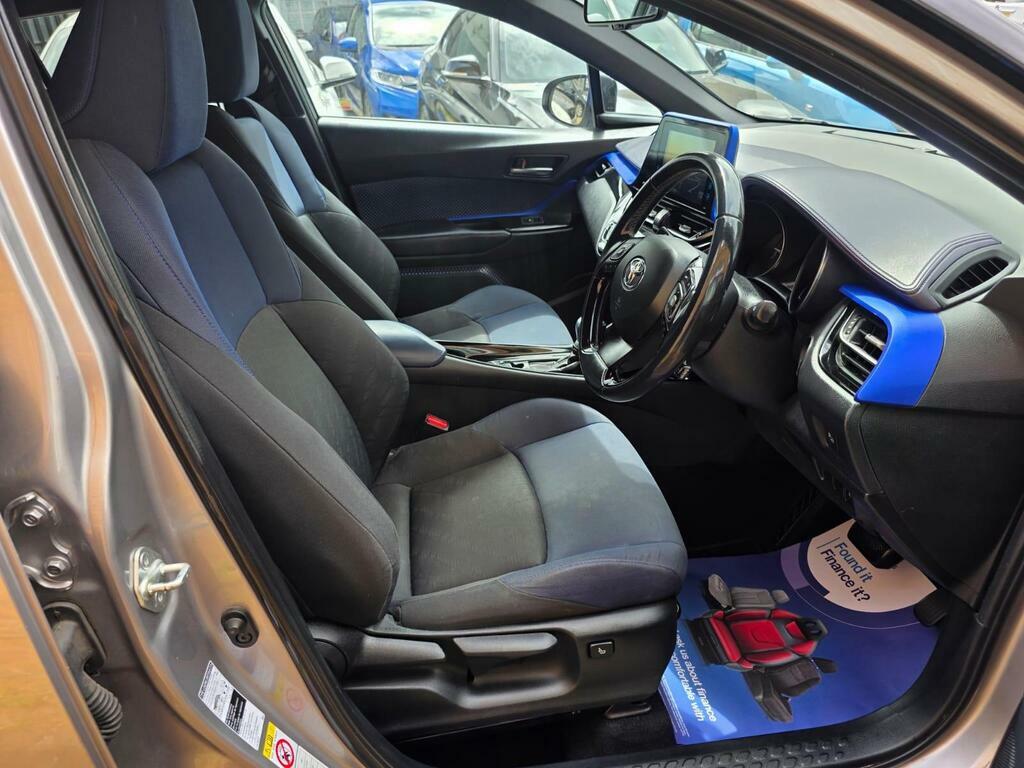 Toyota C-Hr C-hr Dynamic Hev Cvt White #11