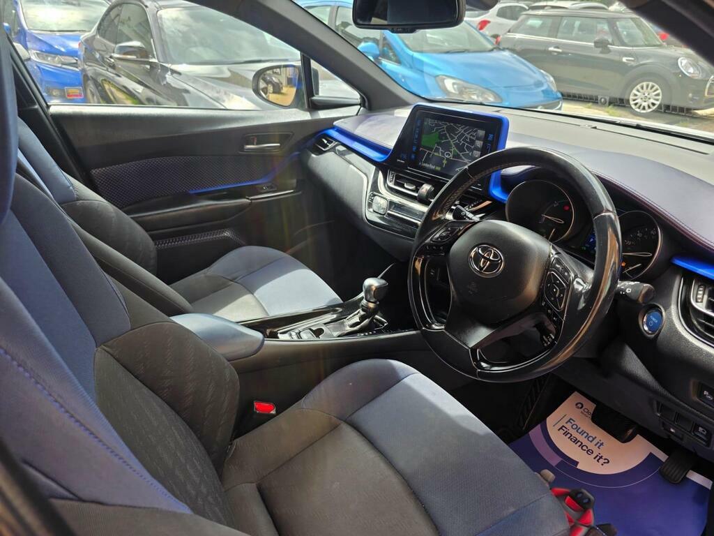 Toyota C-Hr C-hr Dynamic Hev Cvt White #9