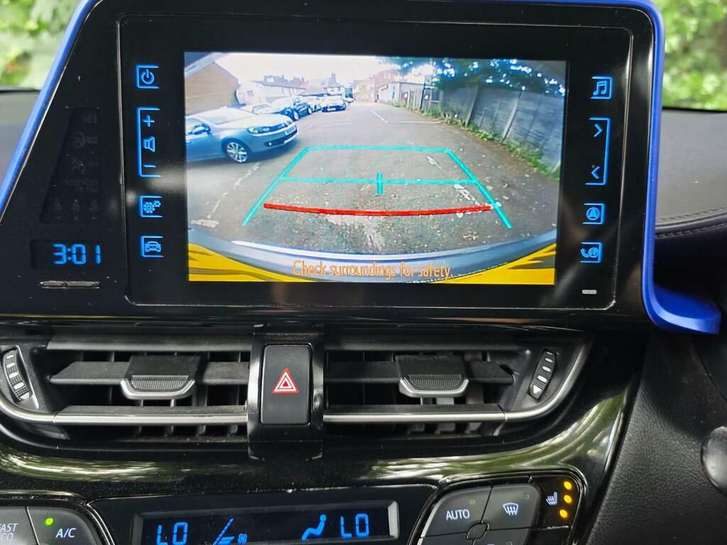 Toyota C-Hr C-hr Dynamic Hev Cvt White #39