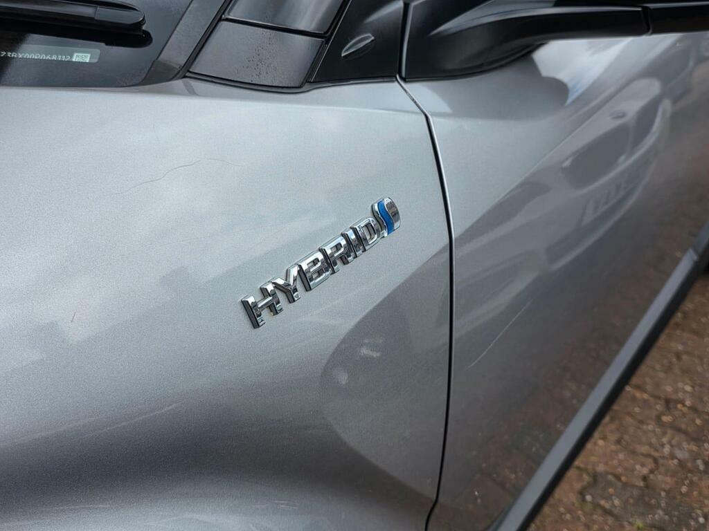 Toyota C-Hr C-hr Dynamic Hev Cvt White #57