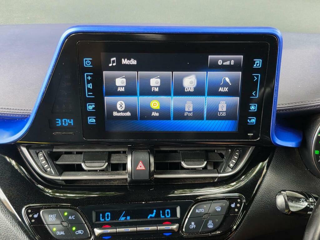 Toyota C-Hr C-hr Dynamic Hev Cvt White #40