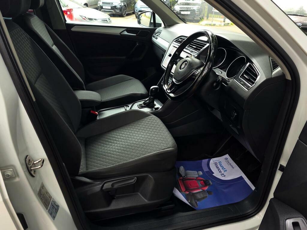 Volkswagen Tiguan S Grey #9