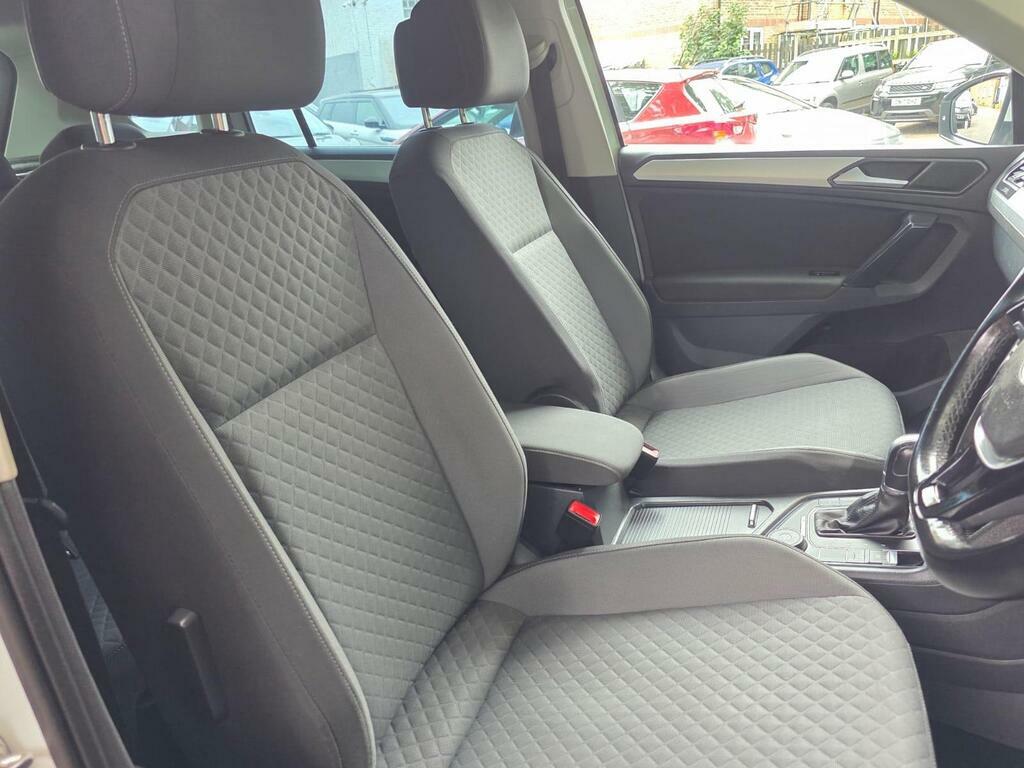 Volkswagen Tiguan S Grey #12