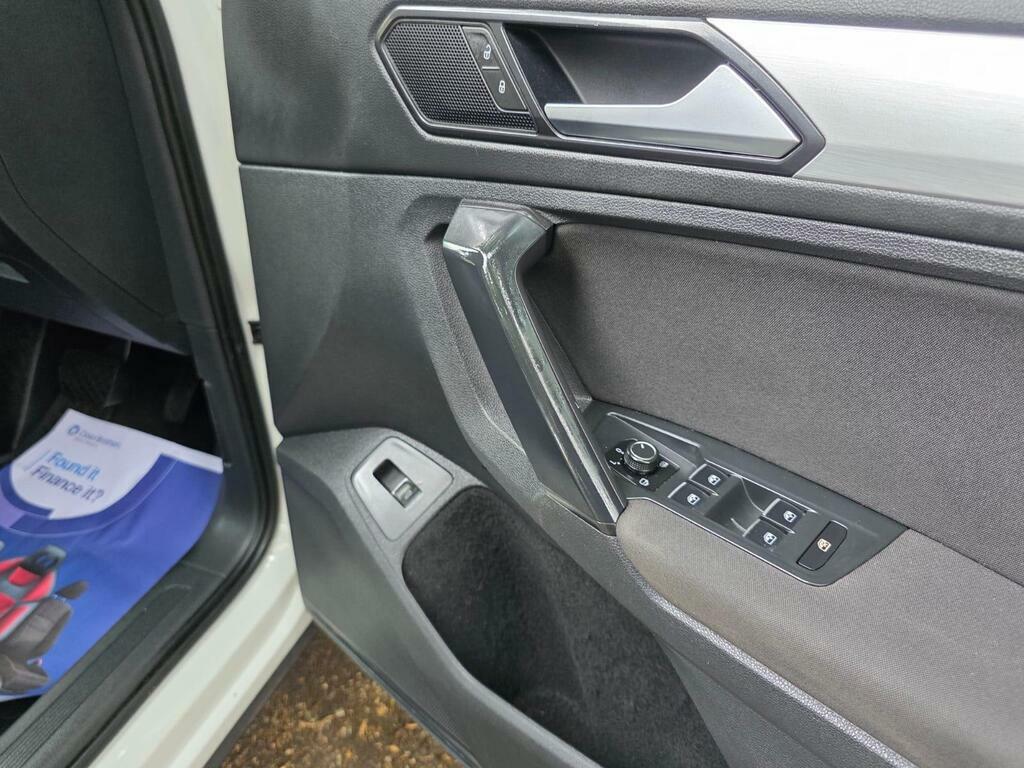 Volkswagen Tiguan S Grey #35