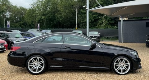 Mercedes-Benz E Class 2.1 E220d Amg CE16FJD Black #5