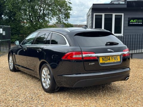 Jaguar XF 2.2D Luxury Sportbrake Black #6