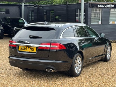 Jaguar XF 2.2D Luxury Sportbrake Black #4