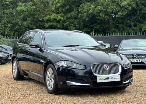 Jaguar XF 2.2D Luxury Sportbrake Black #2
