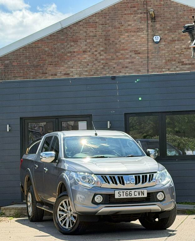 Mitsubishi L200 2.4 Di-d Dc Warrior 4Wd Euro 5 Grey
