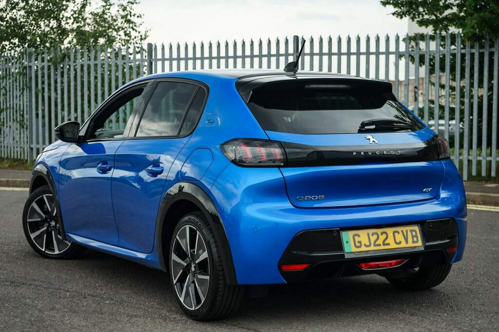 Peugeot e-208 100Kw Gt Premium 50Kwh GJ22CVB Blue #2