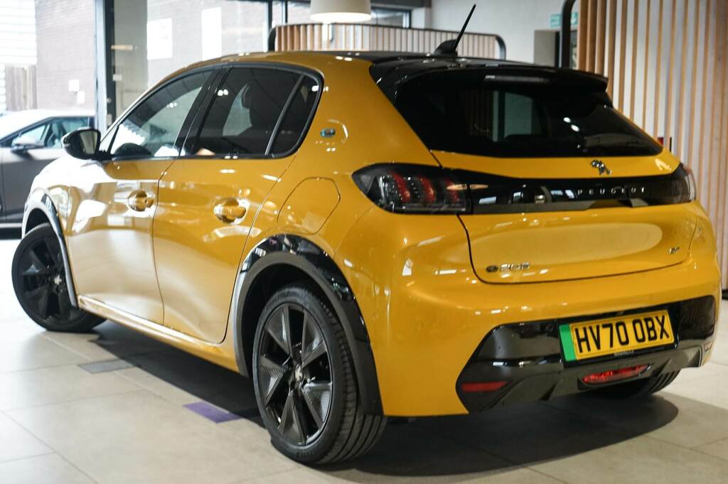 Peugeot e-208 50 Kwh 136 1-Speed Yellow #2
