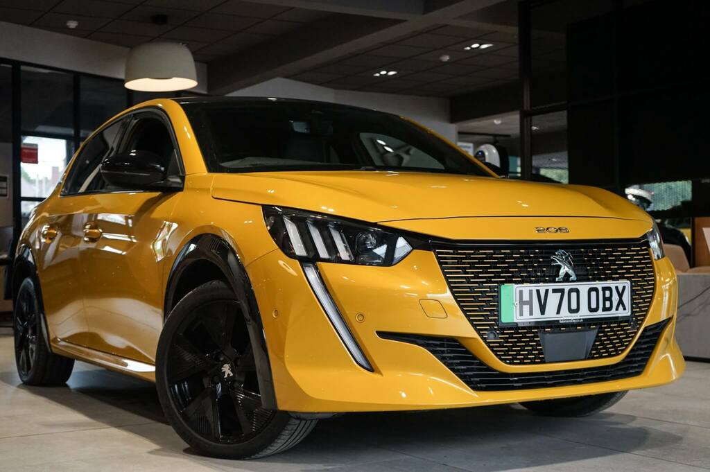 Peugeot e-208 50 Kwh 136 1-Speed Yellow