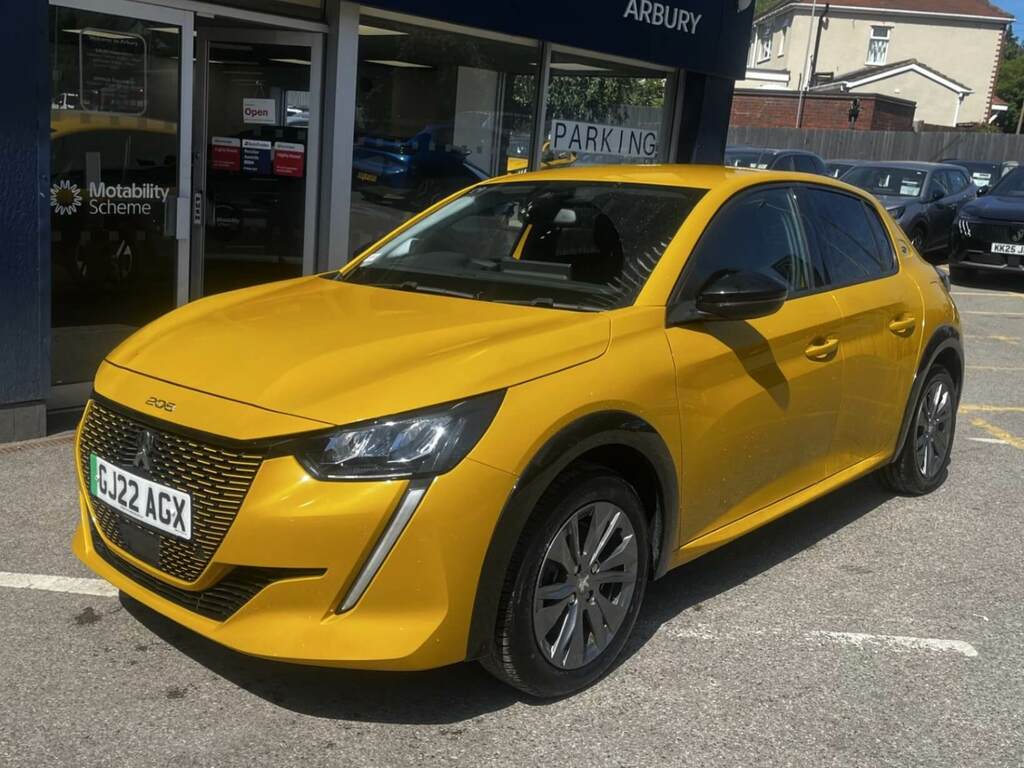 Peugeot e-208 100Kw Allure Premium 50Kwh Yellow